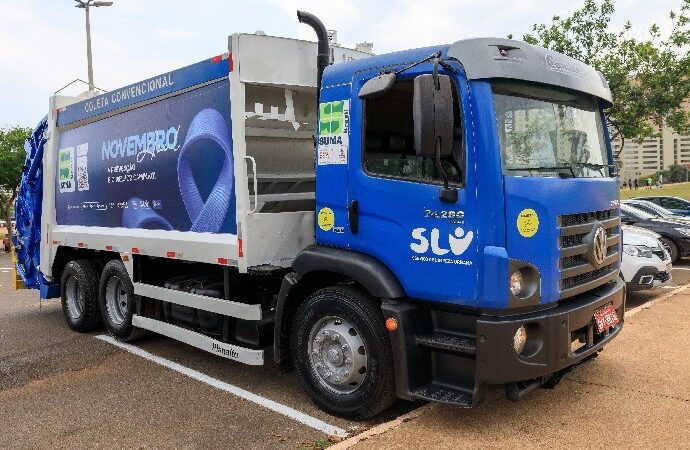 Novembro Azul: Caminhões de coleta de lixo rodam Brasília com mensagens de conscientização