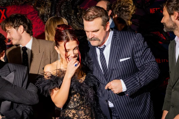 Millie Bobby Brown quebra o silêncio sobre escândalo com David Harbour