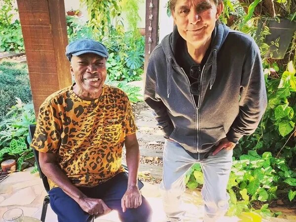 Milton Nascimento lamenta morte de Lô Borges com homenagem emocionante