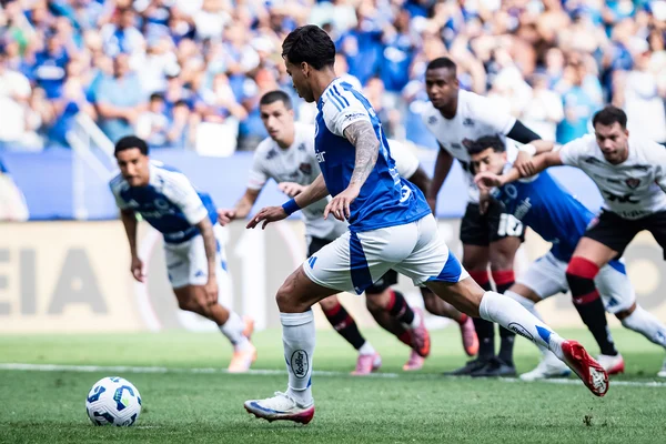 Leonardo Jardim explica declaração sobre arbitragem brasileira