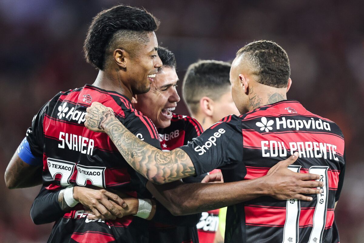 Flamengo leva susto no fim, mas vence o Santos no Maracanã