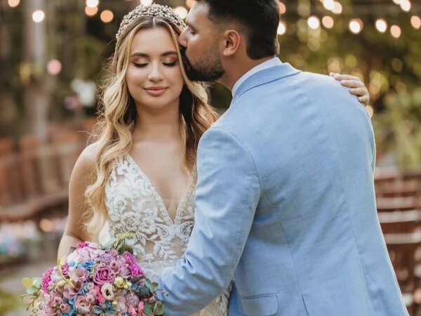 RJ: Buchecha vai a velório de jovem morta em tiroteio na Linha Amarela