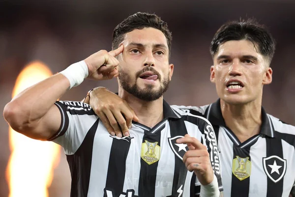 Botafogo domina clássico e vence Vasco pelo Campeonato Brasileiro