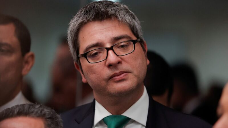 Líder do PL diz que vai sair se sigla lançar Cláudio Castro ao Senado