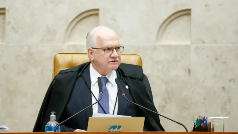 Segurança pública é problema estrutural e não do governo A ou B, diz Fachin