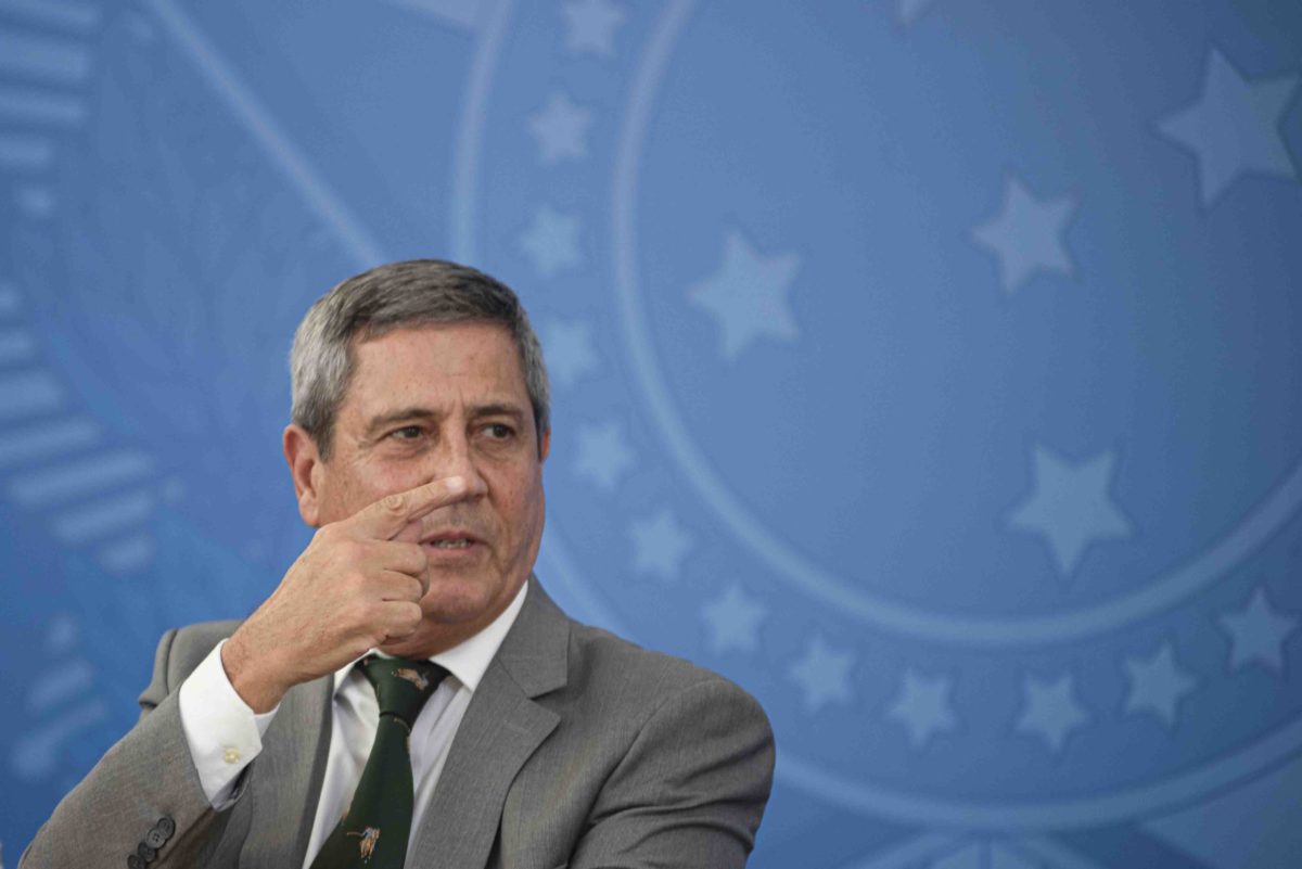 “Mero inconformismo”, diz Moraes ao rejeitar recurso de Braga Netto