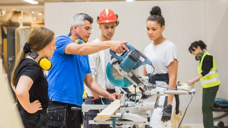 Federação cobra agilidade de projeto que “melhora” o Jovem Aprendiz