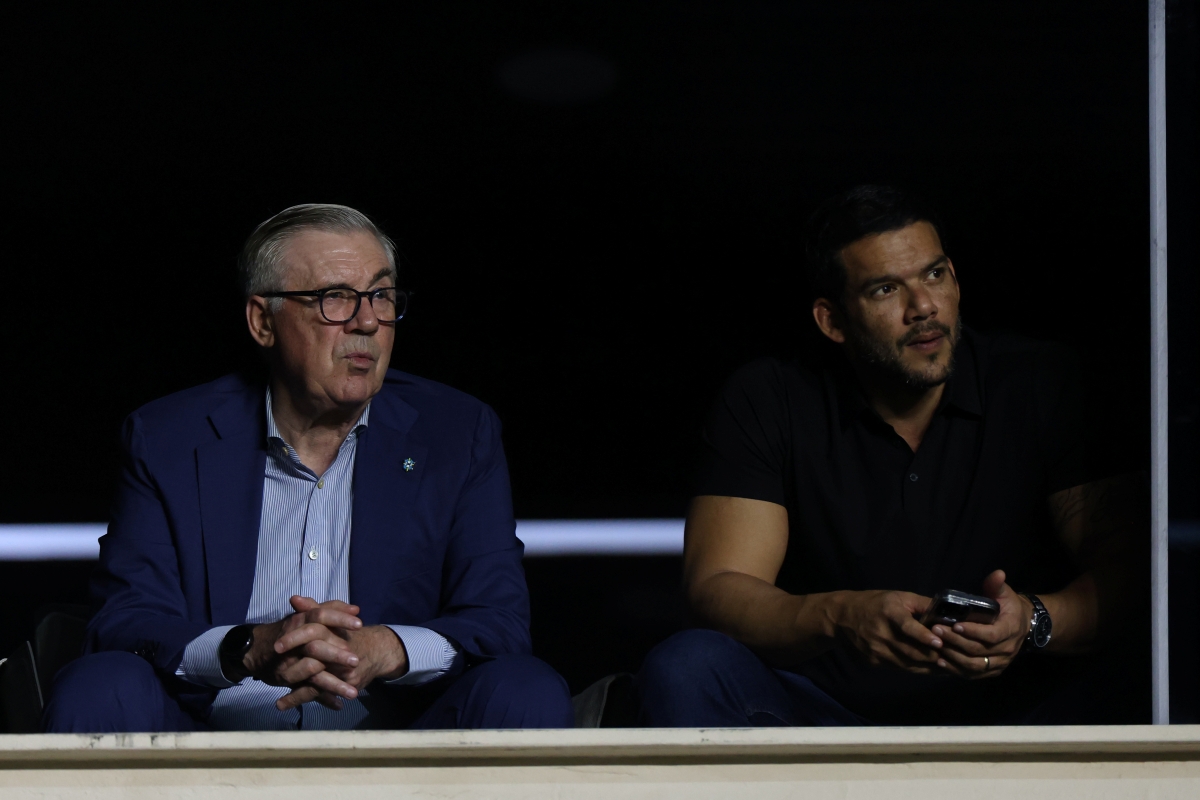 Brasileirão: Carlo Ancelotti acompanha partida em São Januário
