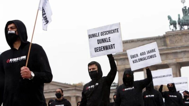 Alemanha bane grupo Muslim Interaktiv por propagar islã radical na web