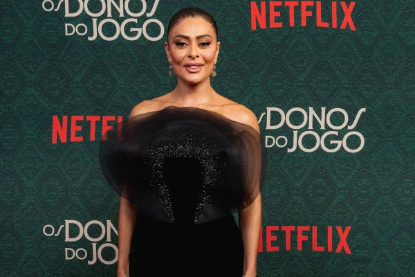 Juliana Paes é comparada com Virginia após retorno à Viradouro
