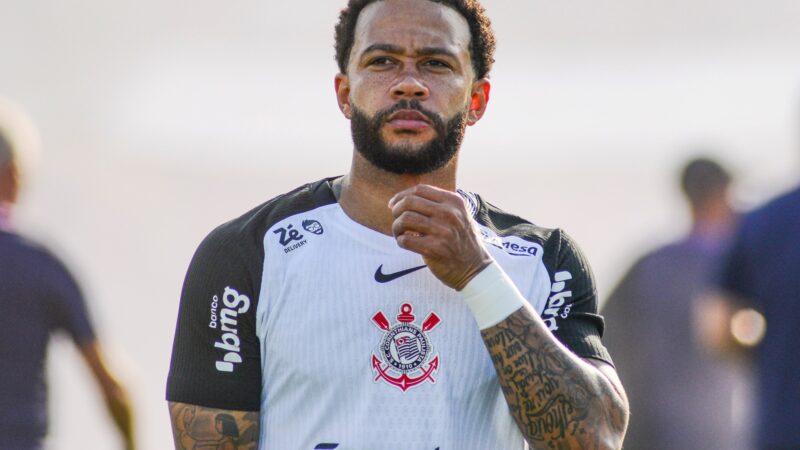 Memphis Depay comenta futuro no Corinthians e cobra mudanças no clube
