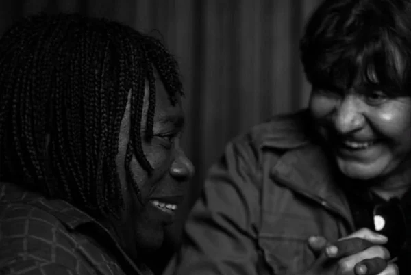 Filho de Milton Nascimento posta vídeo inédito do pai com Lô Borges