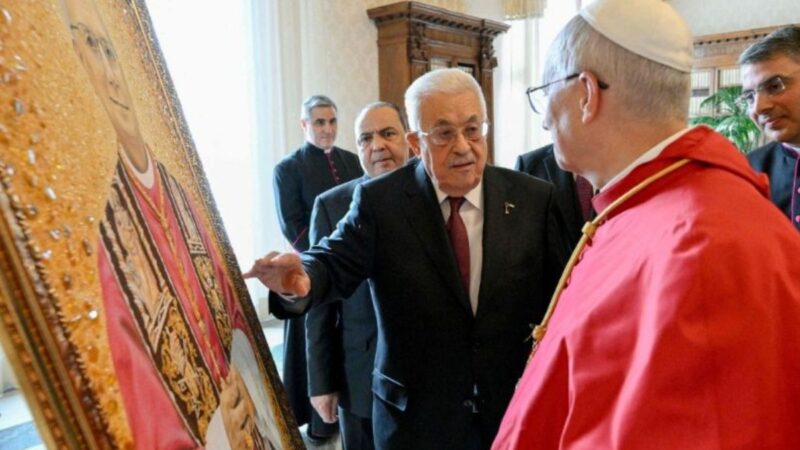 Papa Leão XIV se encontra com líder palestino e pede ajuda a Gaza