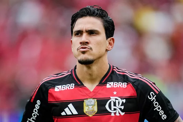Pedro apresenta melhora e Flamengo projeta retorno aos treinos