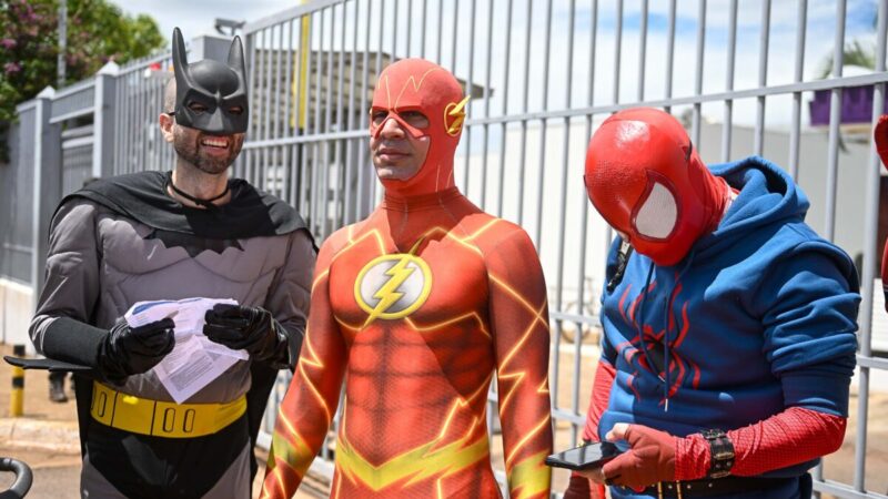 Batman, Flash e Homem-Aranha se atrasam e perdem prova no DF