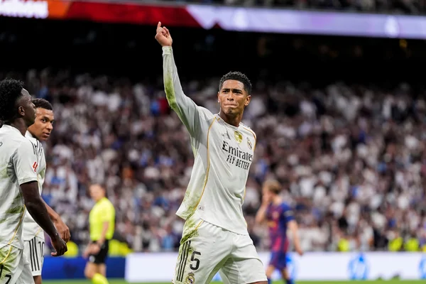 Real Madrid recebe Valencia para disparar na liderança do Espanhol