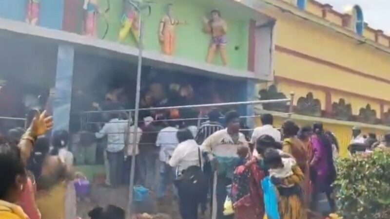 Tumulto em templo na Índia deixa 9 mortos e dezenas de feridos. Vídeo