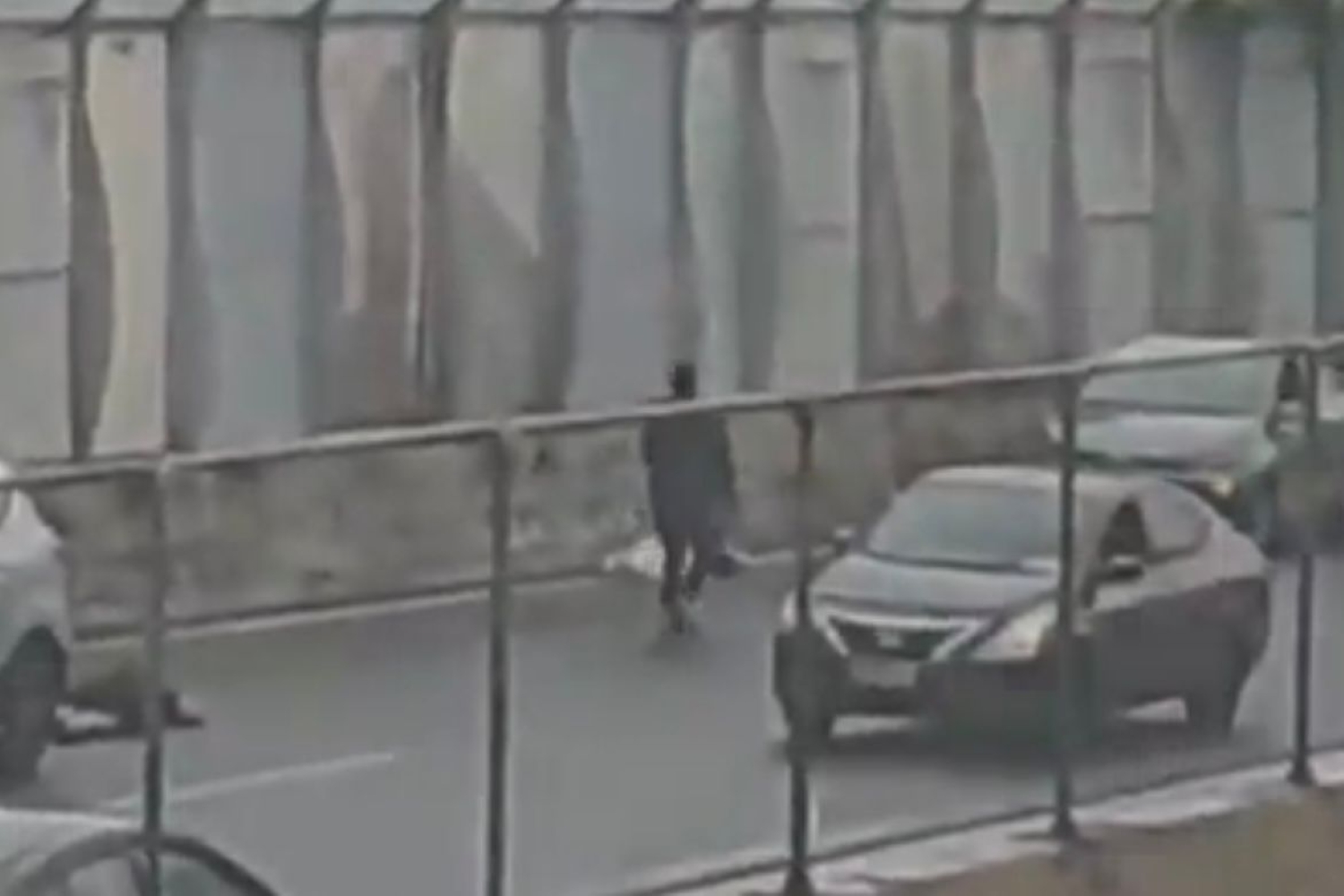 vídeo mostra homem sendo baleado durante tiroteio na Linha Amarela