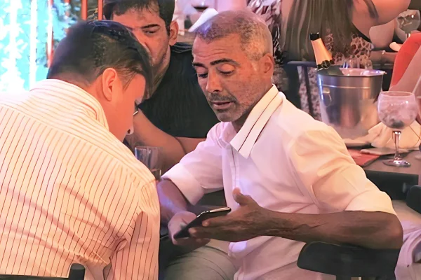 Romário termina namoro com Alicya Gomes, estudante de 22 anos