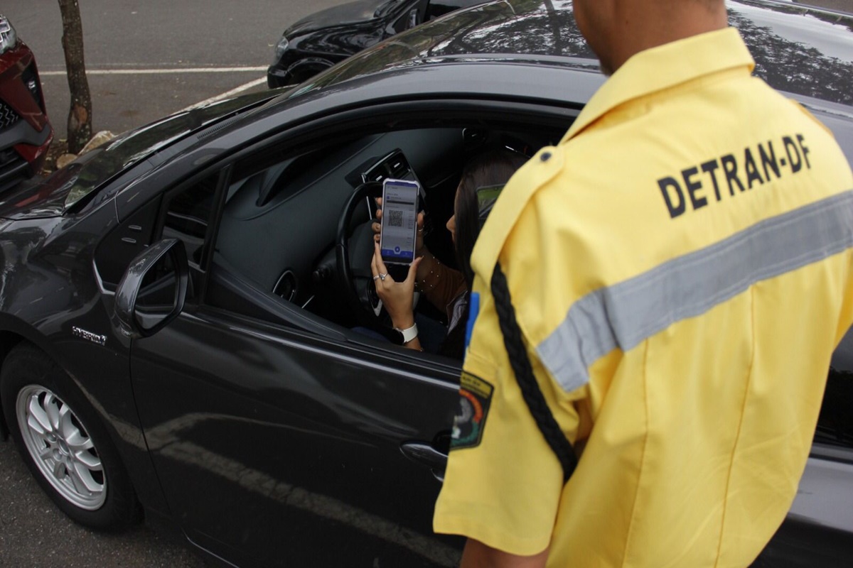 Fiscalização do Detran-DF começa para placas de finais 3, 4 e 5