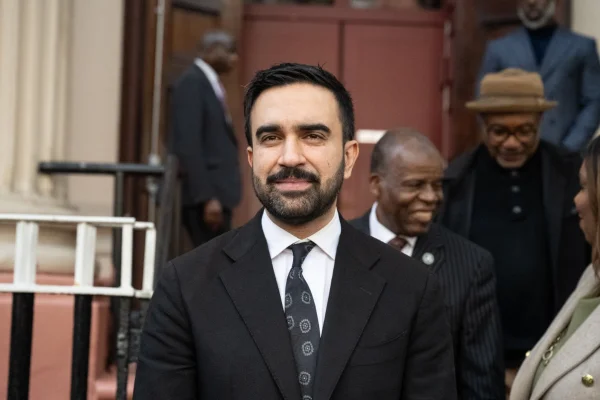 Quem é Zohran Mamdani, o socialista eleito prefeito de Nova York