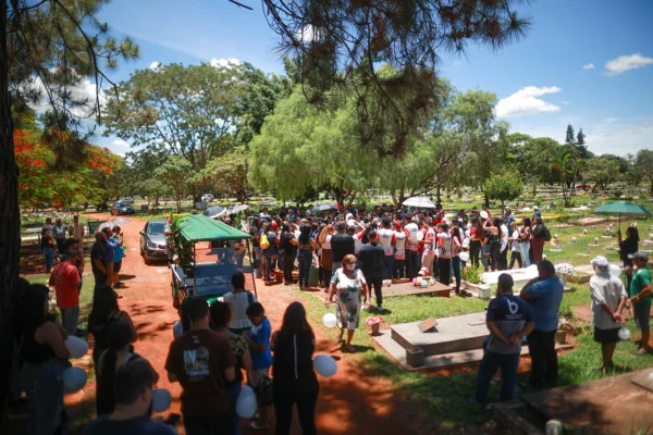 Mãe de menina morta com tiro na cabeça: “Acabaram com a nossa família”