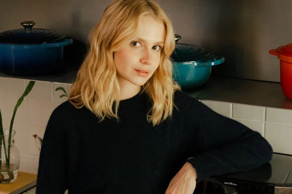 Isa Scherer se pronuncia após vaga de trabalho “absurda” viralizar