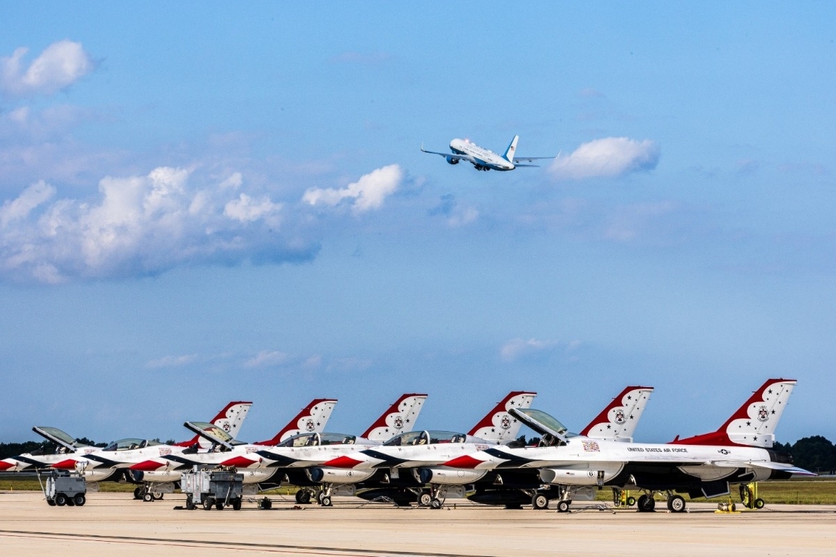 Pacote suspeito deixa 7 pessoas doentes em base aérea dos EUA
