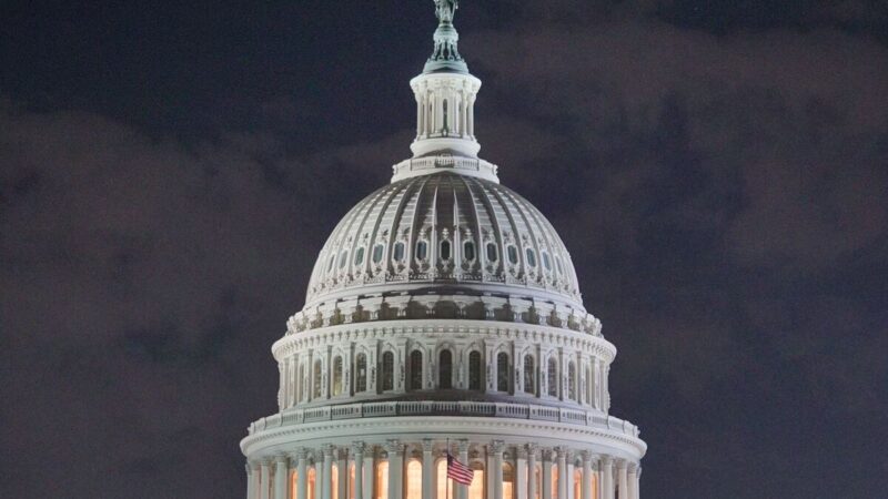 Senado dos EUA avança em acordo para possível fim do shutdown