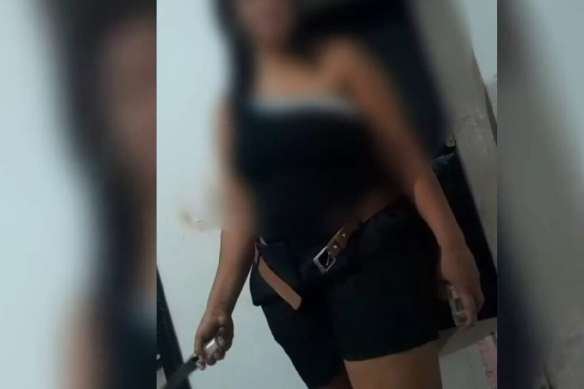 Mulher ateia fogo ao marido dentro de casa, e vítima filma tudo