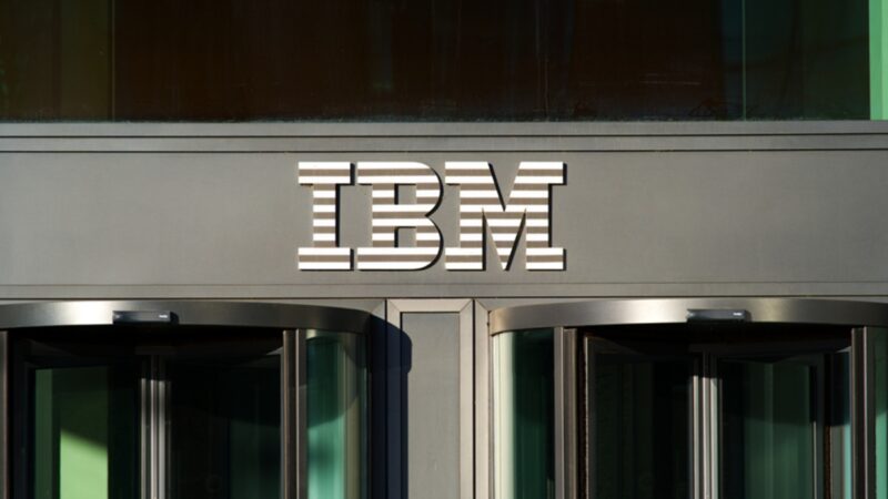 Com 270 mil funcionários, IBM prepara demissões em escala global