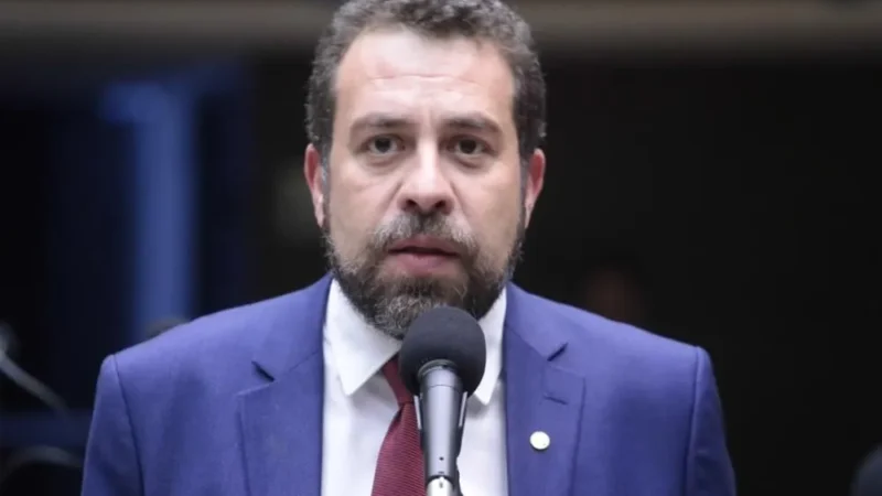 Governadores bolsonaristas fazem “demagogia com sangue”, diz Boulos