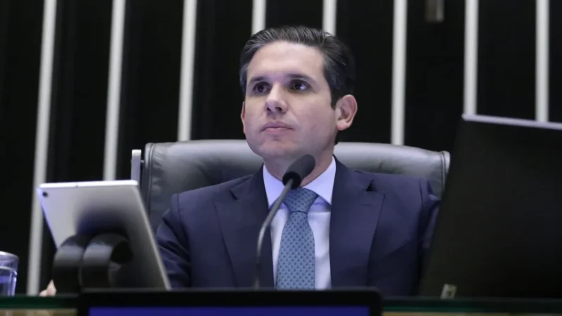 Hugo cita “unidade” ao elogiar mudanças de Derrite no PL Antifacção