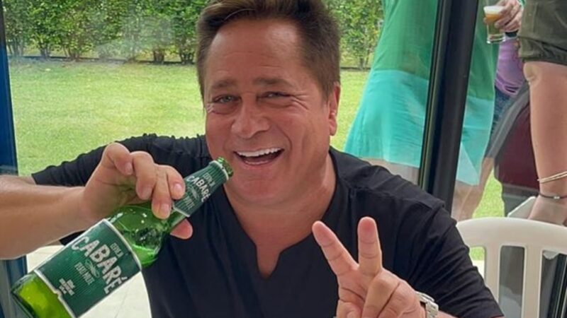 Leonardo revela uso diário de remédio para desempenho sexual