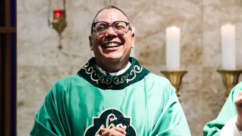 Padre de 45 anos morre após desabamento de marquise em Salvador