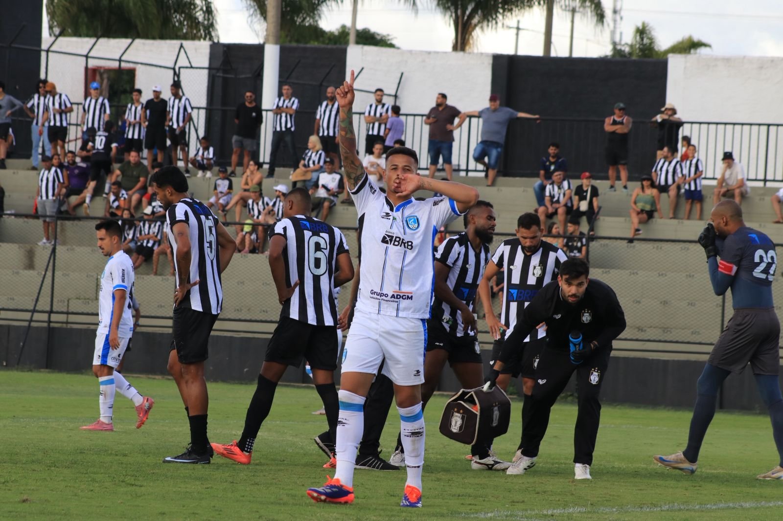 Capital Domina o Ceilândia e entra no G-4 do Candangão