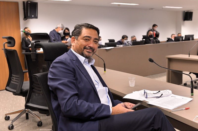 Deputado Talles Barreto responde à críticas de vereador de Formosa, veja vídeo