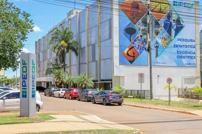 Palestra sobre felicidade interna bruta no DF com diretor do Butão