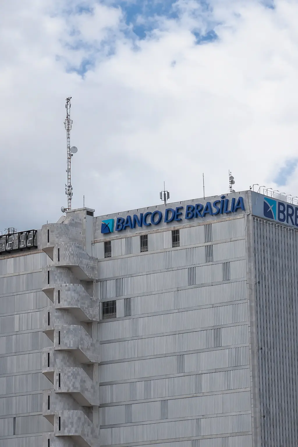 Projeto para reforçar o caixa do BRB enfrenta críticas e pode ser barrado na Câmara