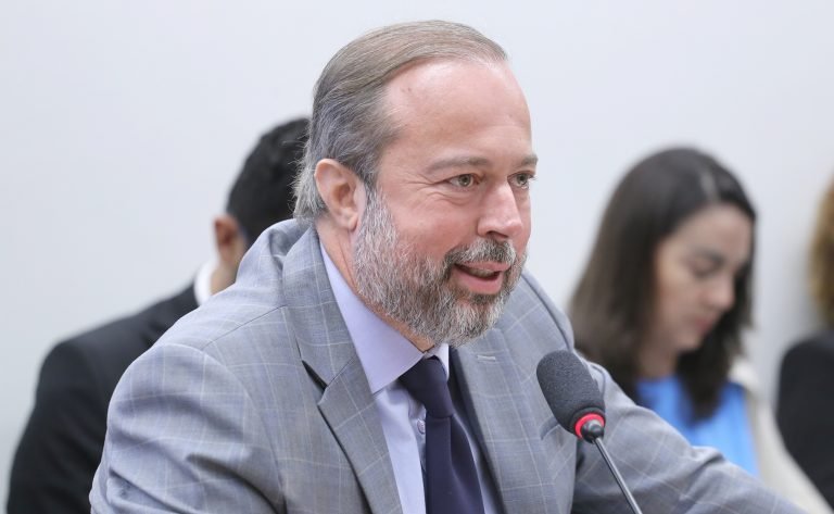 Ministro de Minas e Energia presta esclarecimentos sobre setor elétrico nesta terça – Notícias