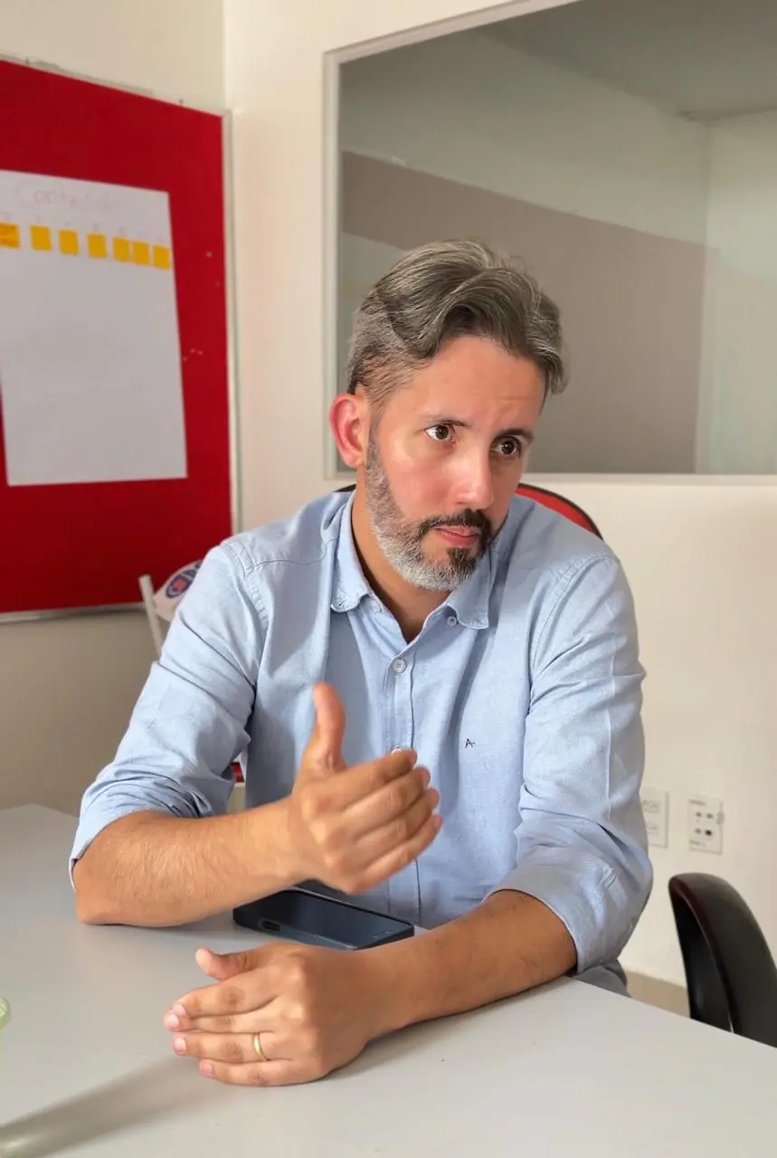 Leandro Grass lidera pesquisas no DF e mira em derrotar o “projeto fracassado que a Celina representa”