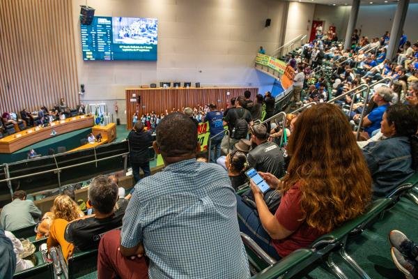 Aprovada em primeiro turno proposta que reconhece carreiras como típicas de Estado