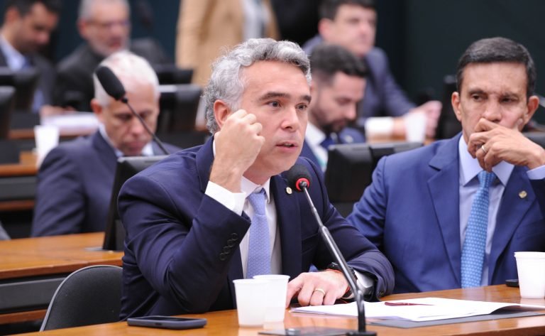 Comissão aprova isenção de taxa de vestibular para estudante de área afetada por desastre – Notícias