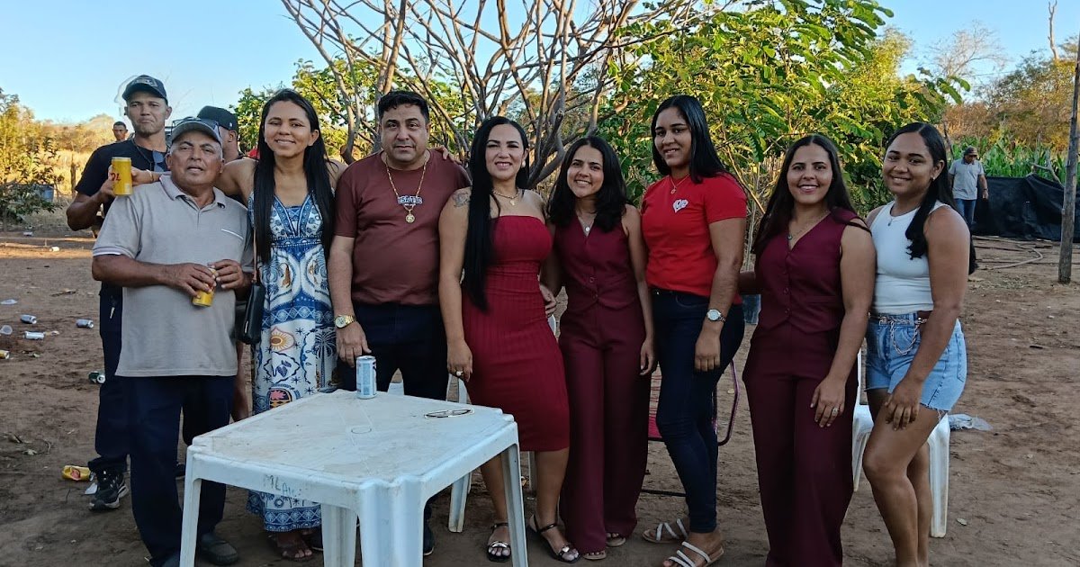 Uma família e um sonho realizado, conheça a história desta familia do Riacho Seco, municipio de Cristaânda Piaui