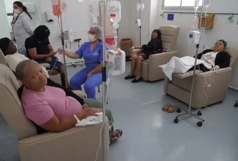 O câncer não espera: pacientes oncológicos relatam desespero diante de incerteza sobre quimioterapia no DF